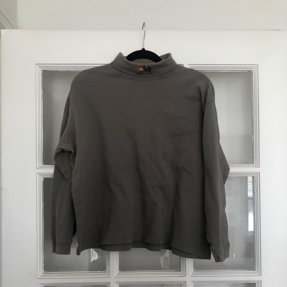 Vintage Olive green embroidered turtleneck